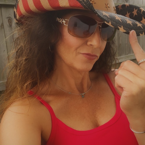 Meet your Posher, Michelle - Picture 3 of 7